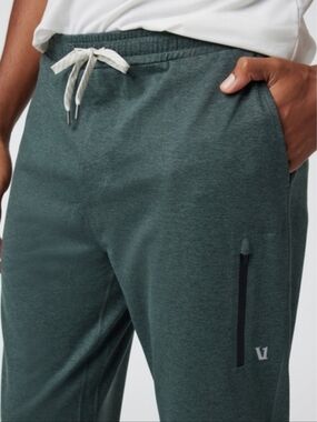 Vuori Sunday Performance Joggers Green Sweatpants Lounge Men's Medium Workout